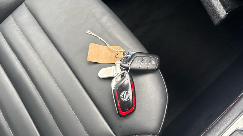 MG Hs 1.5 T-GDI Exclusive 5dr DCT Petrol Hatchback